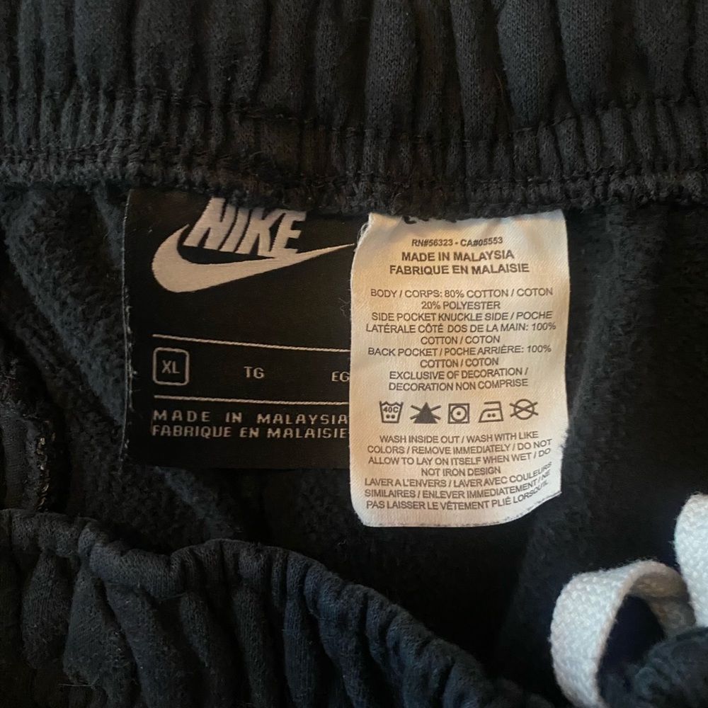 Black & White Nike shorts - Picture 4 of 4